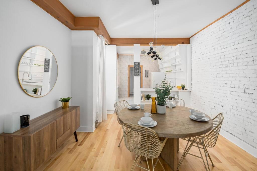 Chic Mile-End 3Br Getaway - Free Parking, Sleeps 8 Appartement Montréal Buitenkant foto