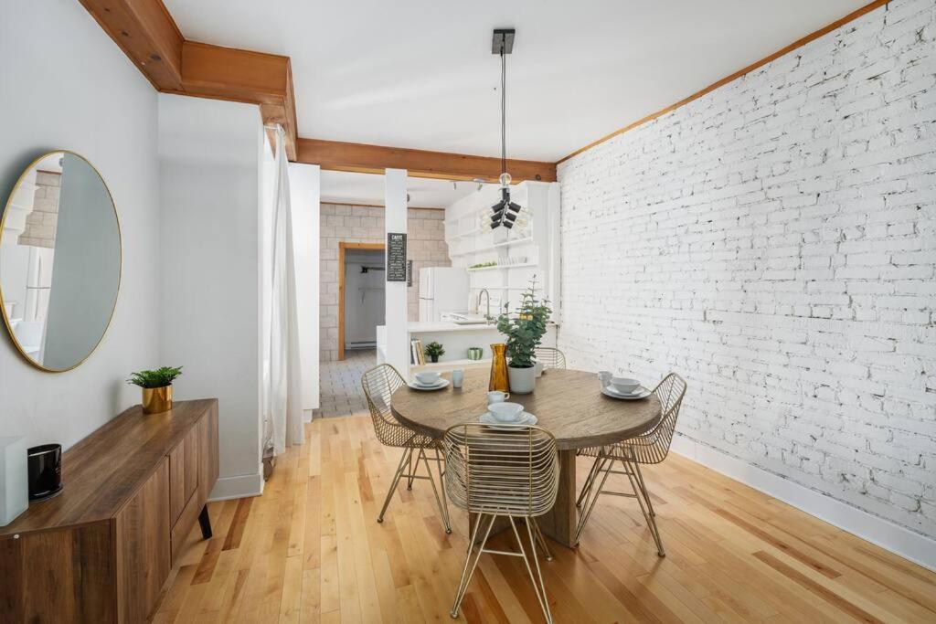 Chic Mile-End 3Br Getaway - Free Parking, Sleeps 8 Appartement Montréal Buitenkant foto