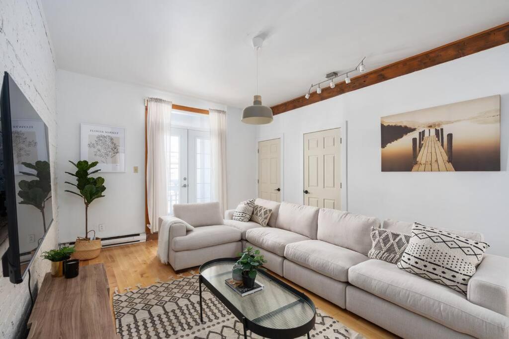 Chic Mile-End 3Br Getaway - Free Parking, Sleeps 8 Appartement Montréal Buitenkant foto